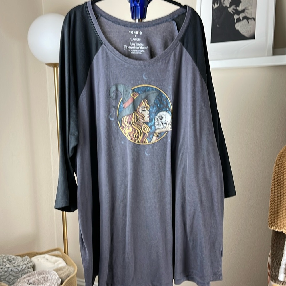 Torrid witchy Halloween top size 6